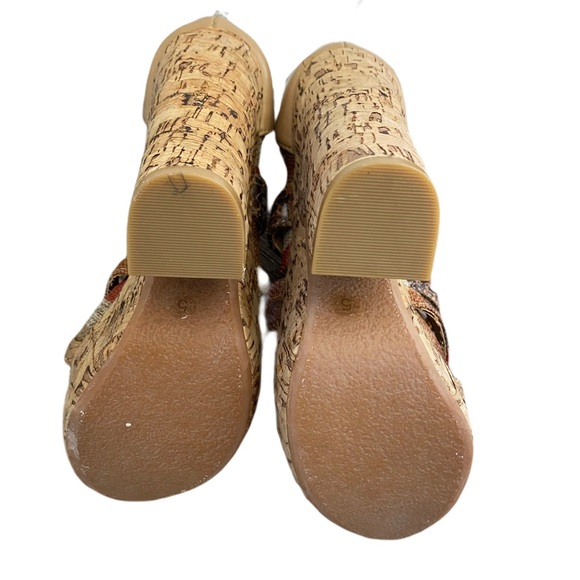 NWOT Wedge Sandals Size 5 - Picture 8 of 10